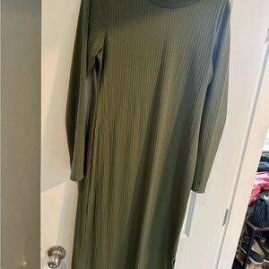 Elegant Olive Green Ribbed Dress